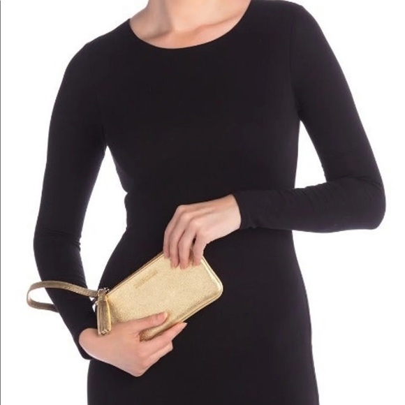 NWT Dooney & Bourke Carrington Tasseled Wristlet - Picture 5 of 5